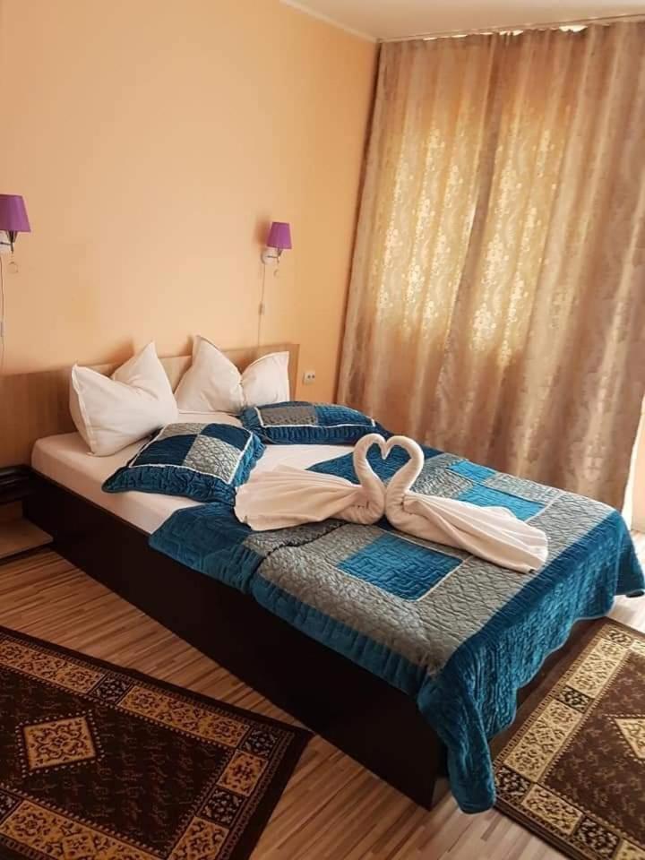 Hotel Vila Robert Schitu Esterno foto