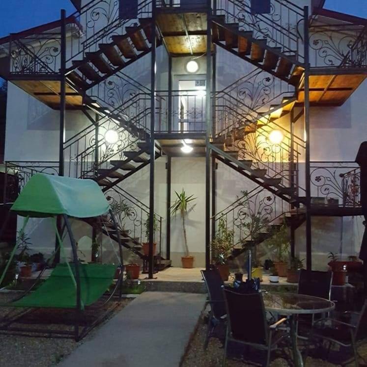 Hotel Vila Robert Schitu Esterno foto