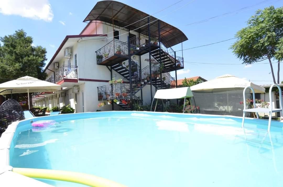 Hotel Vila Robert Schitu Esterno foto