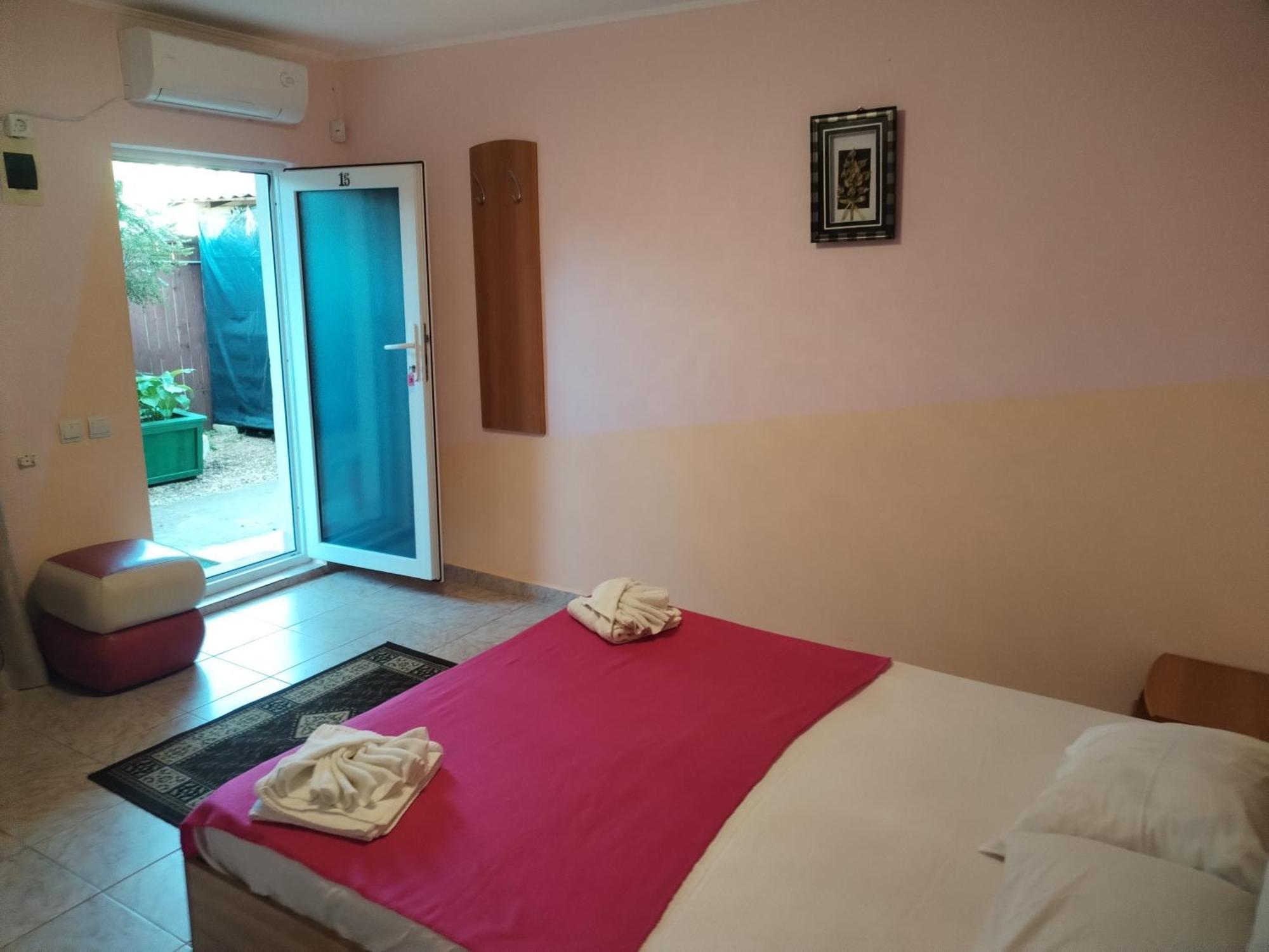 Hotel Vila Robert Schitu Esterno foto