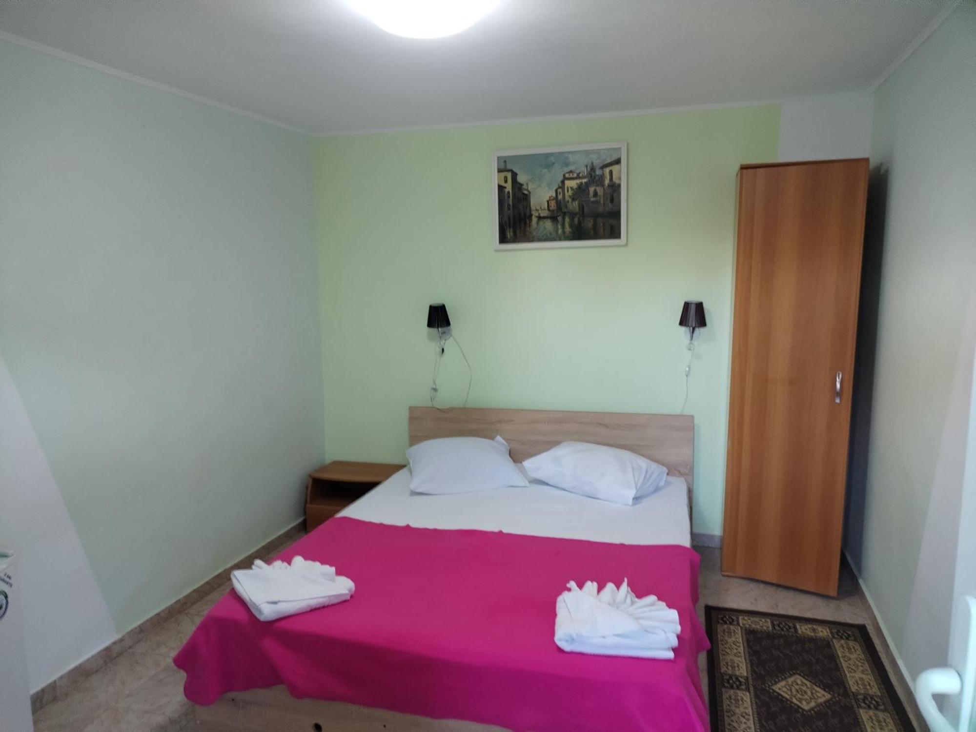 Hotel Vila Robert Schitu Esterno foto